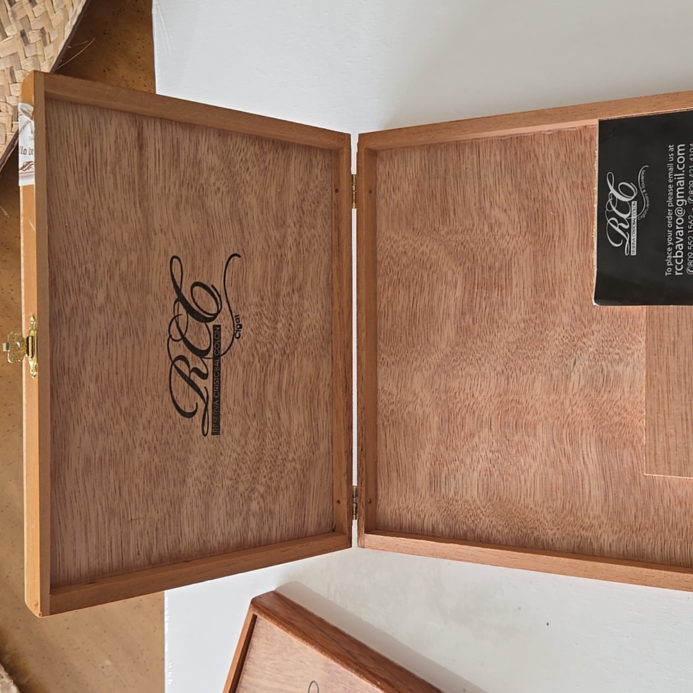 Two RCC Reserva Cristobal Colon wood Cigar Boxes - Picture 4 of 14
